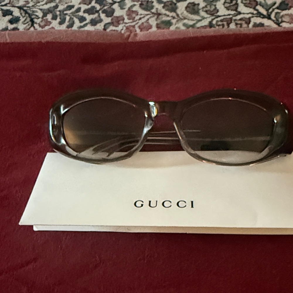 Beautiful Gucci Charcoal Sunglasses Awesome condition